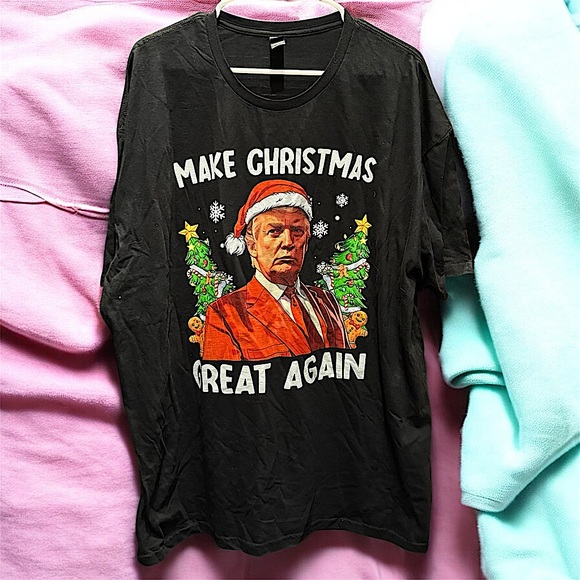 Gildan Other - Trump hand crafted Black Christmas Graphic T-Shirt 2XL like new